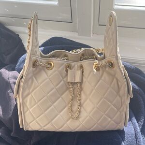 Quilted Cream Shoulder Bag with Gold Chain Accent